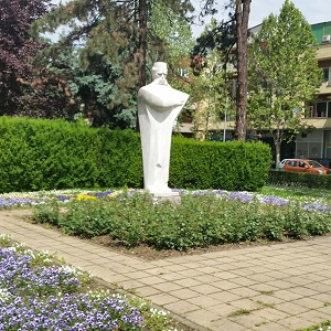 Turistička organizacija grada Loznica Spomenik Vuku Karadžiću u Loznici Turistička organizacija grada Loznica Spomenik Vuku Karadžiću u Loznici